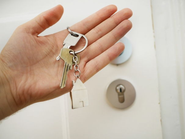 https://LauraRussell.StopRentingStartOwning.com